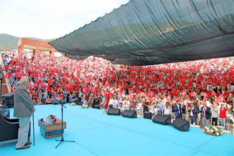 Alanya’da ilber ortaylı rüzgarı