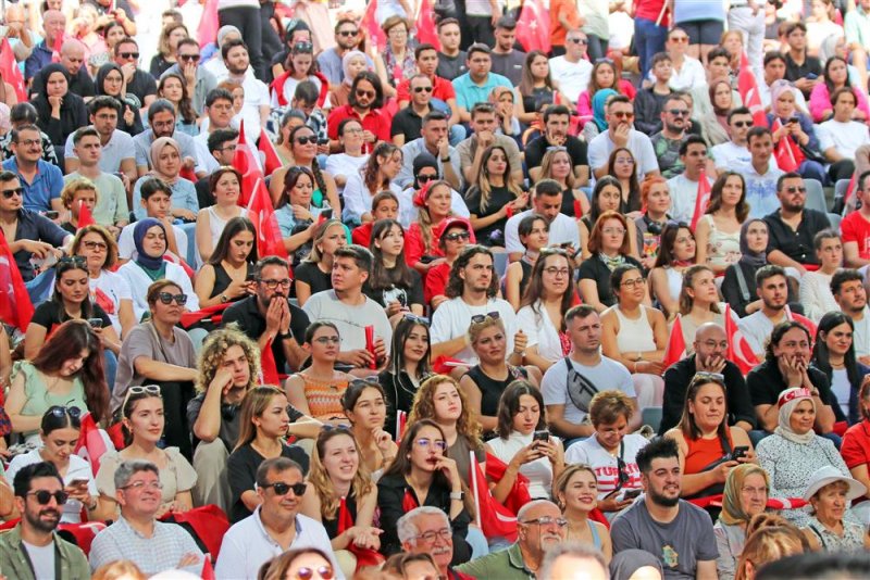 Alanya’da ilber ortaylı rüzgarı