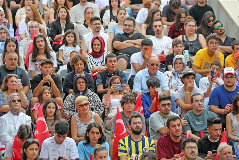 Alanya’da ilber ortaylı rüzgarı