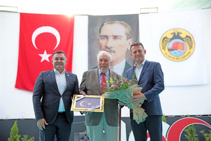 Alanya’da ilber ortaylı rüzgarı