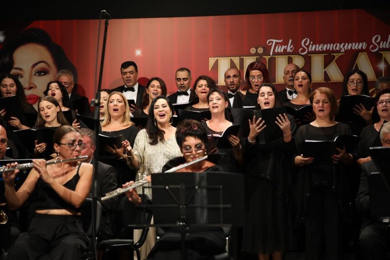 Alanya’da türkan şoray rüzgarı cumhuriyet’in 100. yılında türk sinemasının sultanı alanya’daydı