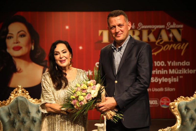 Alanya’da türkan şoray rüzgarı cumhuriyet’in 100. yılında türk sinemasının sultanı alanya’daydı
