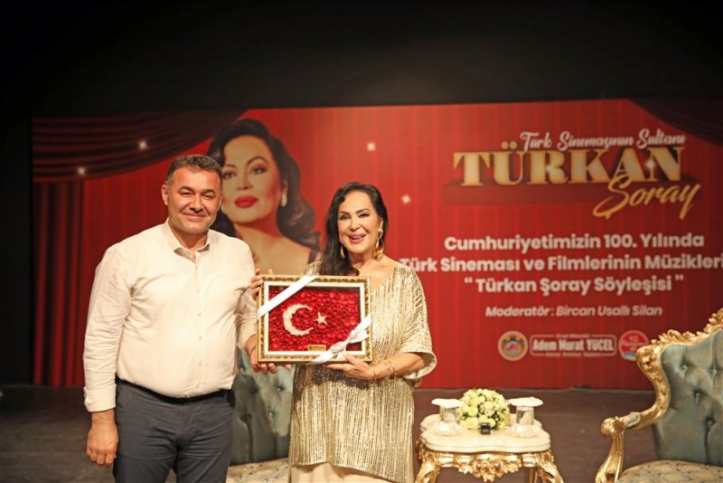 Alanya’da türkan şoray rüzgarı cumhuriyet’in 100. yılında türk sinemasının sultanı alanya’daydı