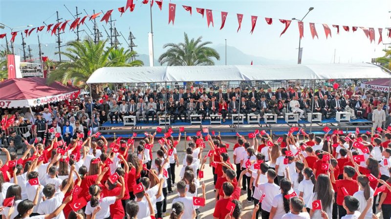 Cumhuriyet 100 yaşında 29 ekim kutlamaları coşkuyla sürüyor