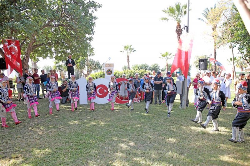 Cumhuriyet’in 100’üncü yılında atatürk anıtı açıldı