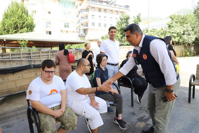 Engelli bireyler itfaiyeyi tanıdı yangın ve acil durum eğitimi verildi