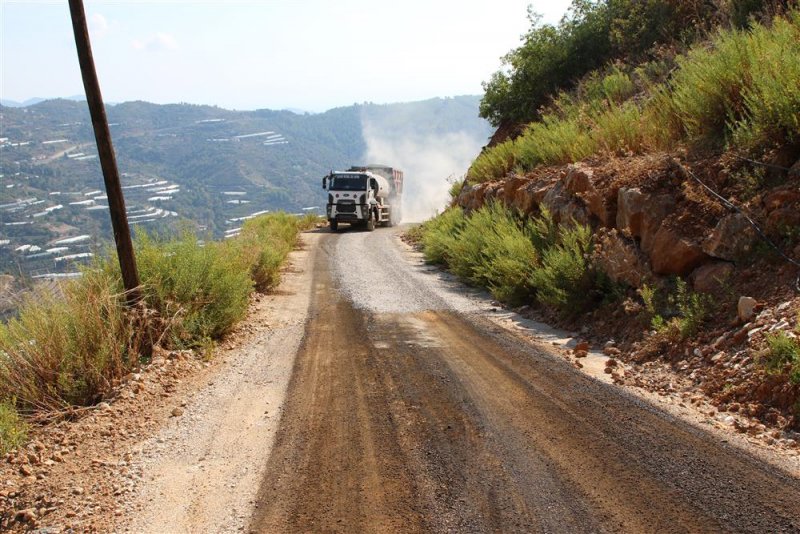 Kırsaldan merkeze 4 koldan asfalt çalışması devam ediyor