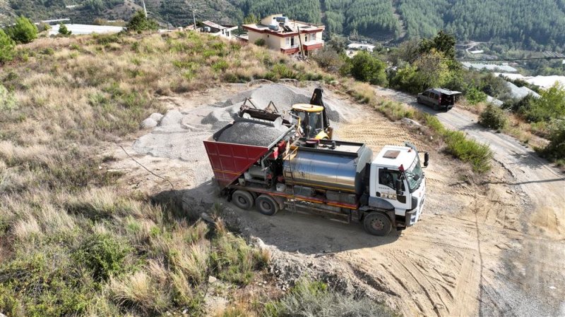 Kırsaldan merkeze 4 koldan asfalt çalışması devam ediyor