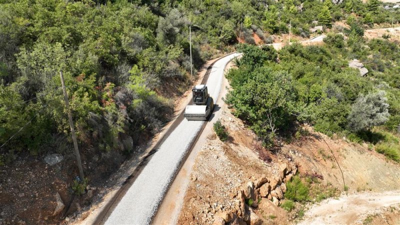 Kırsaldan merkeze 4 koldan asfalt çalışması devam ediyor