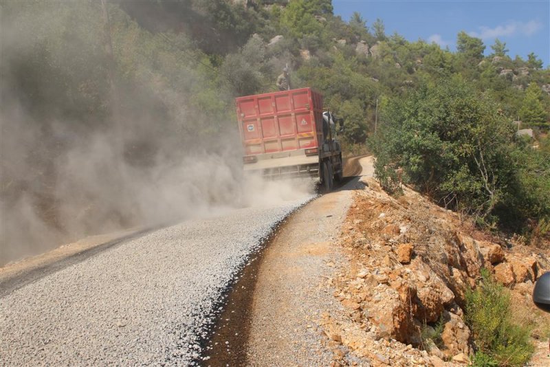 Kırsaldan merkeze 4 koldan asfalt çalışması devam ediyor