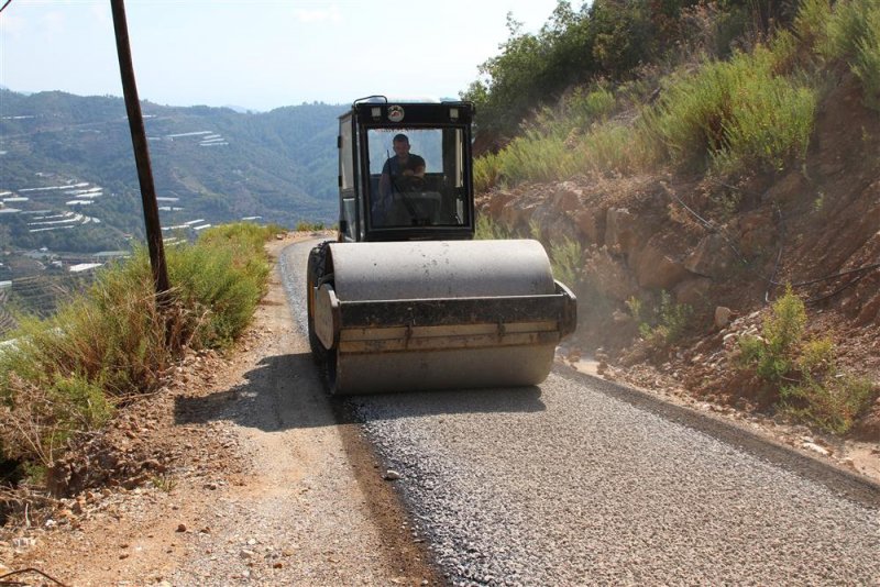 Kırsaldan merkeze 4 koldan asfalt çalışması devam ediyor