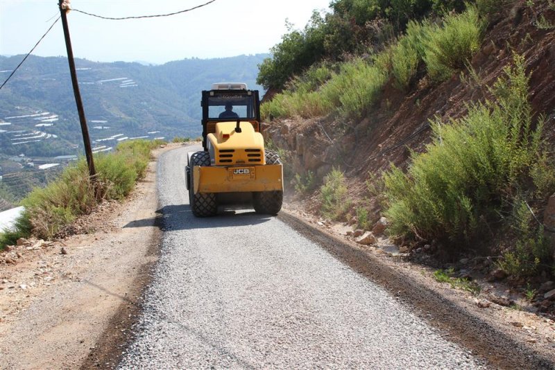 Kırsaldan merkeze 4 koldan asfalt çalışması devam ediyor