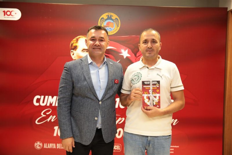 Kitap kurtları başkan yücel tarafından ödüllendirildi