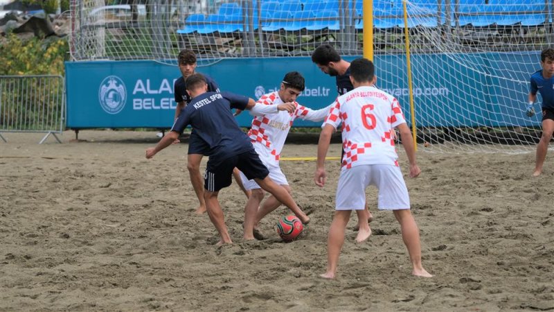 Kumda şampiyon cıty lıne alanya belediyespor