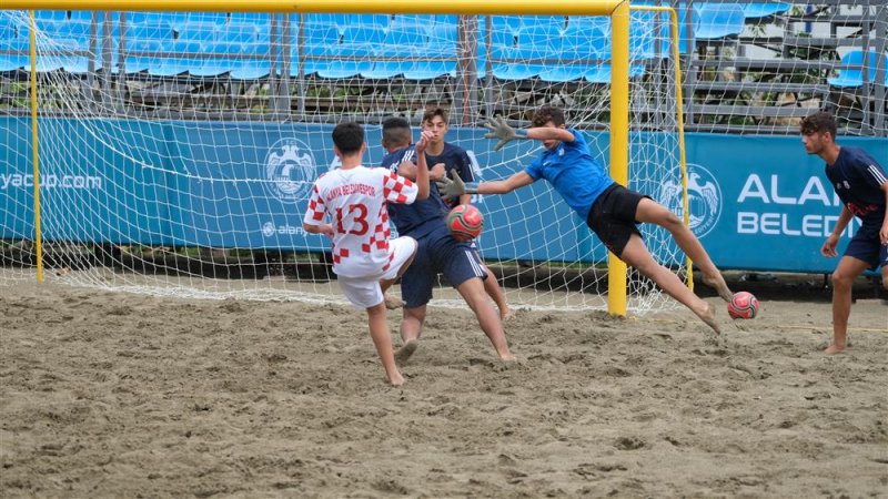 Kumda şampiyon cıty lıne alanya belediyespor