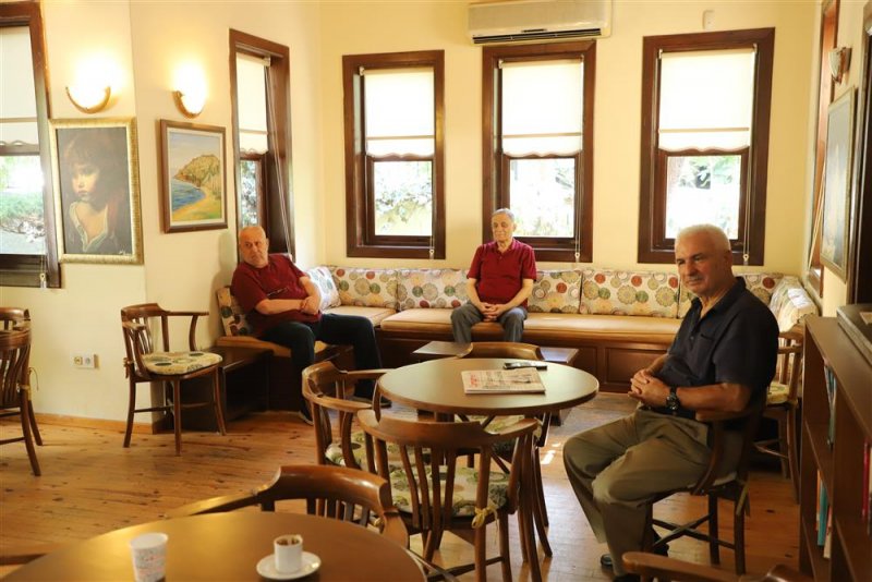 Tevfik hoca alanya evi her yaştan vatandaşa hizmet veriyor