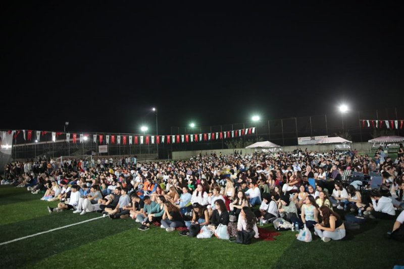 Üniversite öğrencileri alanya belediyesi’nin sinema gecesi’nde buluştu