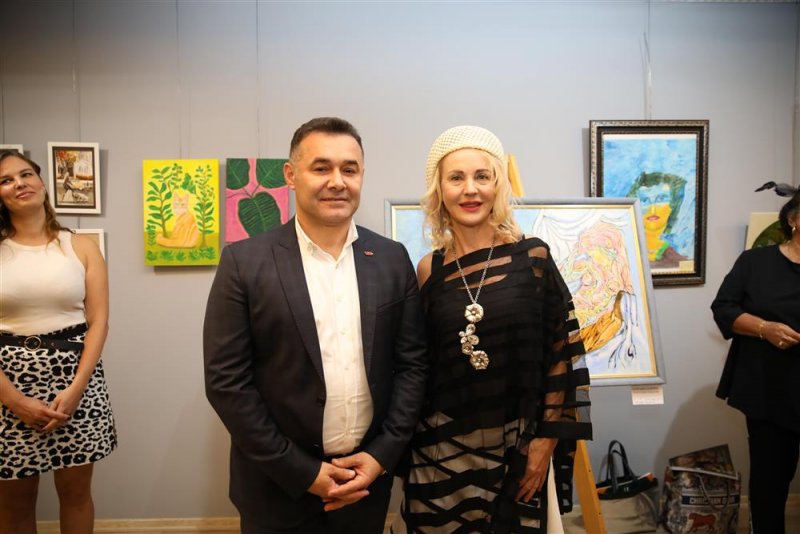 8. alanya uluslararası sanat sergisi açıldı
