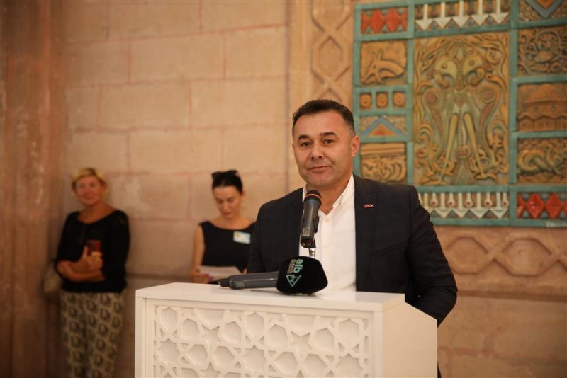 8. alanya uluslararası sanat sergisi açıldı