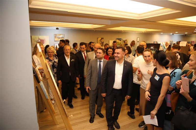 8. alanya uluslararası sanat sergisi açıldı