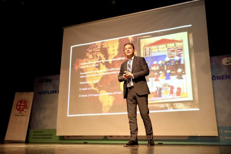 Afetlere dirençli bir toplumda coğrafi bilgi sistemlerinin rolü ve önemi konferansı gerçekleştirildi - başkan yücel: bilime, teknolojiye uygun depreme dayanıklı binalar üreteceğiz