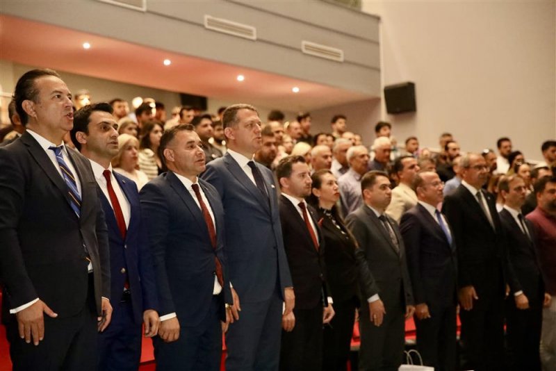 Afetlere dirençli bir toplumda coğrafi bilgi sistemlerinin rolü ve önemi konferansı gerçekleştirildi - başkan yücel: bilime, teknolojiye uygun depreme dayanıklı binalar üreteceğiz