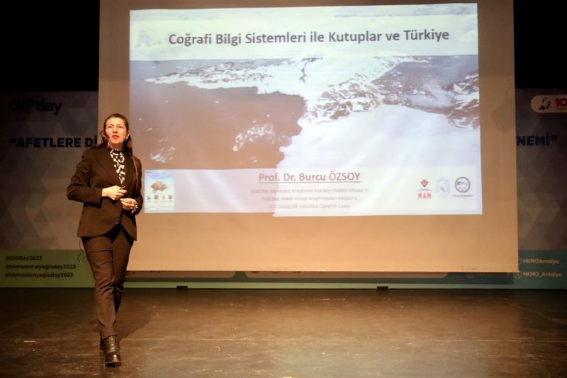 Afetlere dirençli bir toplumda coğrafi bilgi sistemlerinin rolü ve önemi konferansı gerçekleştirildi - başkan yücel: bilime, teknolojiye uygun depreme dayanıklı binalar üreteceğiz