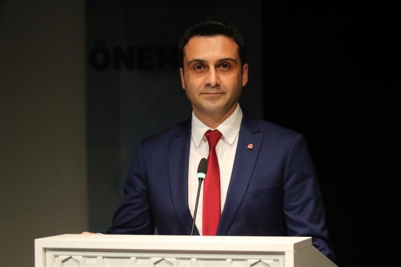 Afetlere dirençli bir toplumda coğrafi bilgi sistemlerinin rolü ve önemi konferansı gerçekleştirildi - başkan yücel: bilime, teknolojiye uygun depreme dayanıklı binalar üreteceğiz