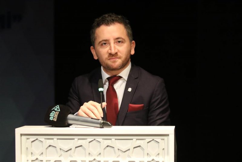 Afetlere dirençli bir toplumda coğrafi bilgi sistemlerinin rolü ve önemi konferansı gerçekleştirildi - başkan yücel: bilime, teknolojiye uygun depreme dayanıklı binalar üreteceğiz