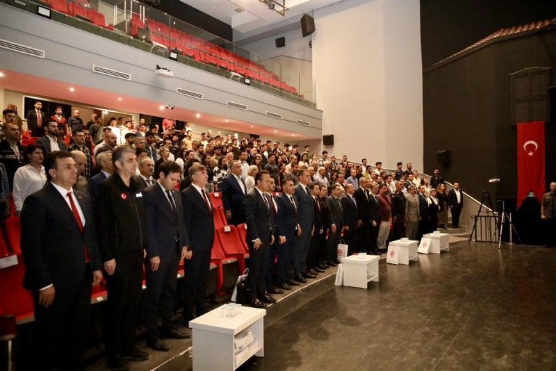 Afetlere dirençli bir toplumda coğrafi bilgi sistemlerinin rolü ve önemi konferansı gerçekleştirildi - başkan yücel: bilime, teknolojiye uygun depreme dayanıklı binalar üreteceğiz