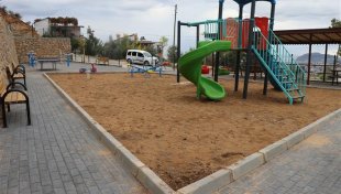 Alanya belediyesi’nden 2 mahalleye daha yeni çocuk parkı