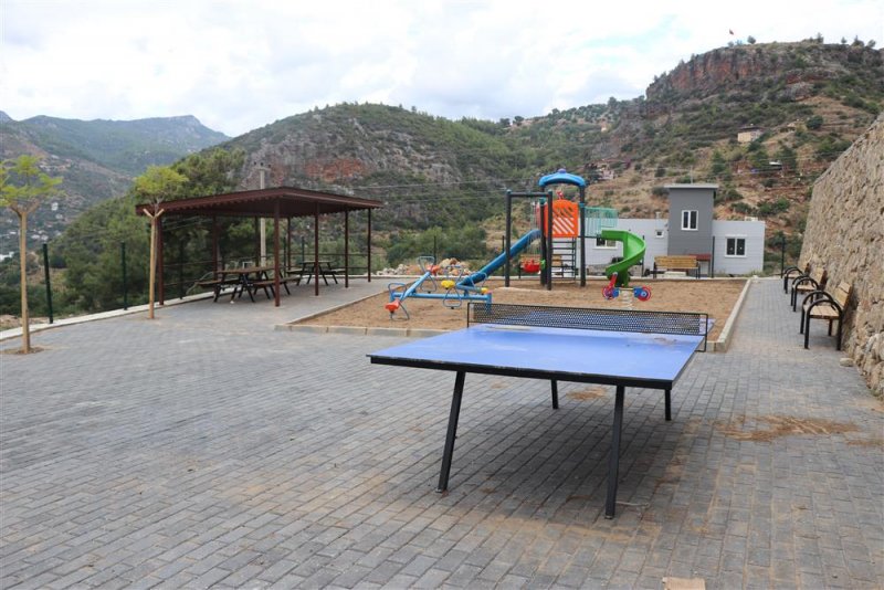 Alanya belediyesi’nden 2 mahalleye daha yeni çocuk parkı