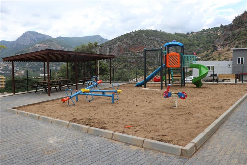 Alanya belediyesi’nden 2 mahalleye daha yeni çocuk parkı