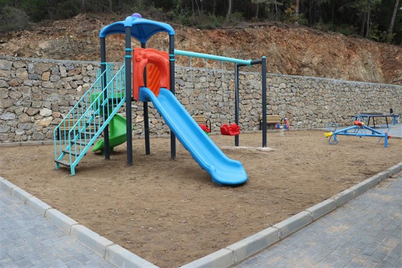 Alanya belediyesi’nden 2 mahalleye daha yeni çocuk parkı