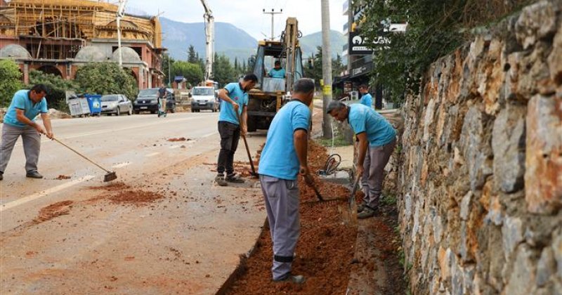 Alanya’da bozulan yollara anında müdahale