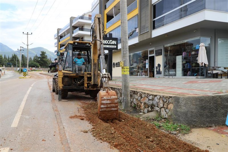 Alanya’da bozulan yollara anında müdahale