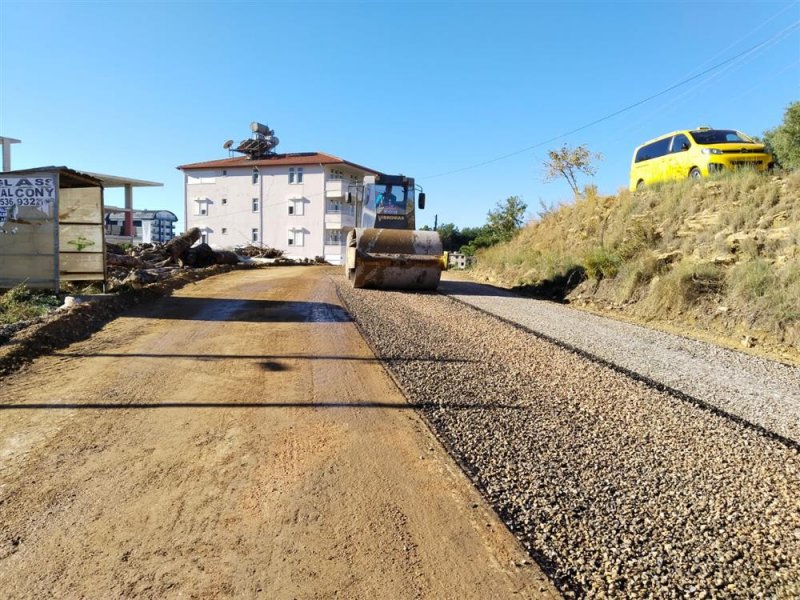 Asfalt çalışmaları hız kesmeden devam ediyor