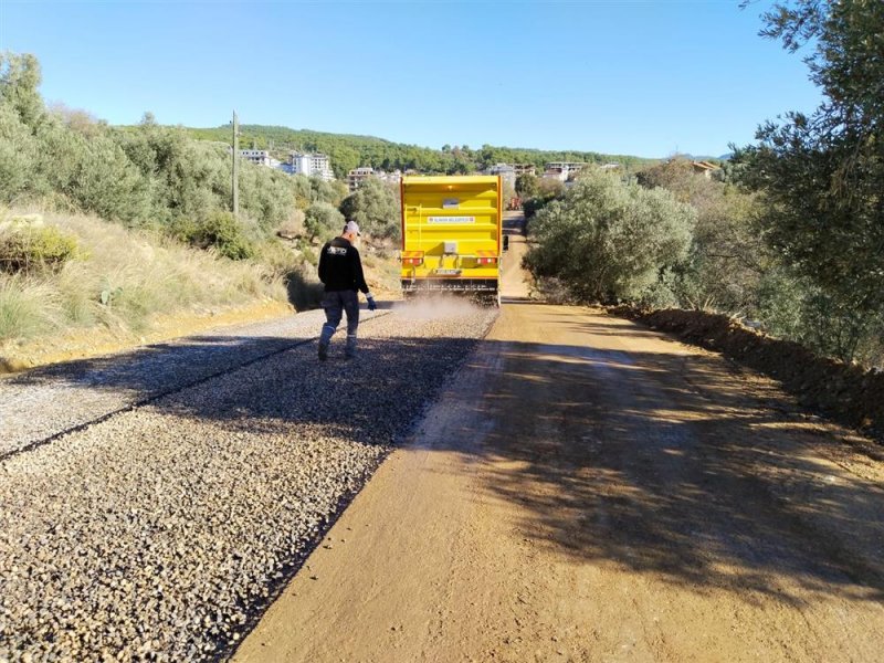 Asfalt çalışmaları hız kesmeden devam ediyor