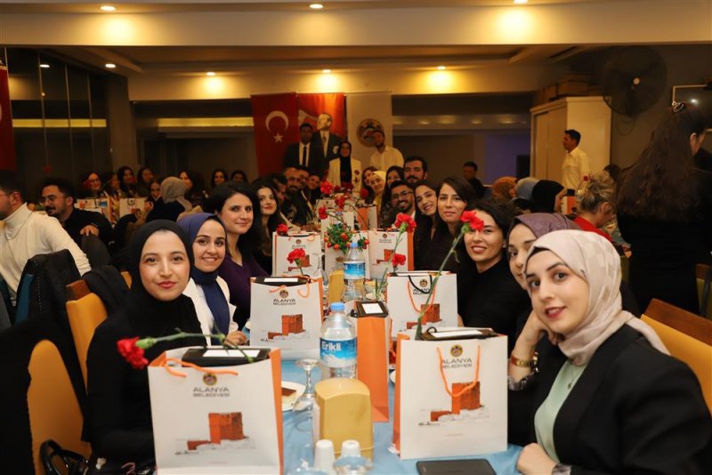 Başkan yücel 24 kasım’da alanya belediyesi’nin öğretmenleri ile bir araya geldi