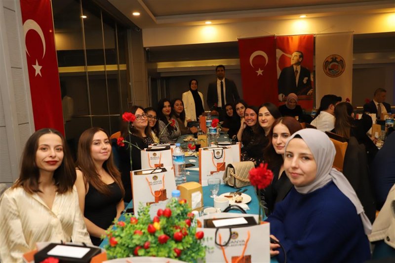 Başkan yücel 24 kasım’da alanya belediyesi’nin öğretmenleri ile bir araya geldi