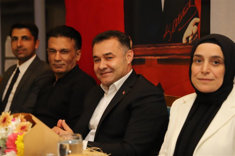 Başkan yücel 24 kasım’da alanya belediyesi’nin öğretmenleri ile bir araya geldi