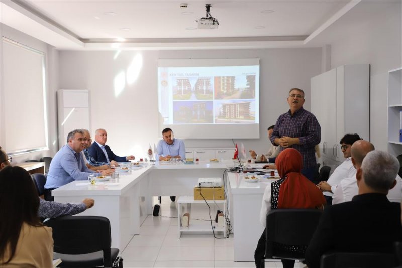 Başkan yücel’den kentsel dönüşüm toplantısı altso ve mütbir başkanlarına projeyi anlattı