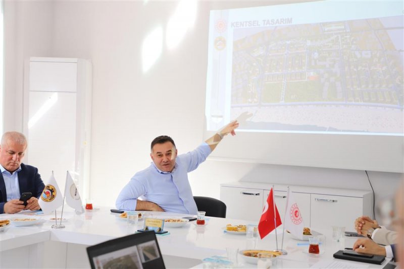 Başkan yücel’den kentsel dönüşüm toplantısı altso ve mütbir başkanlarına projeyi anlattı