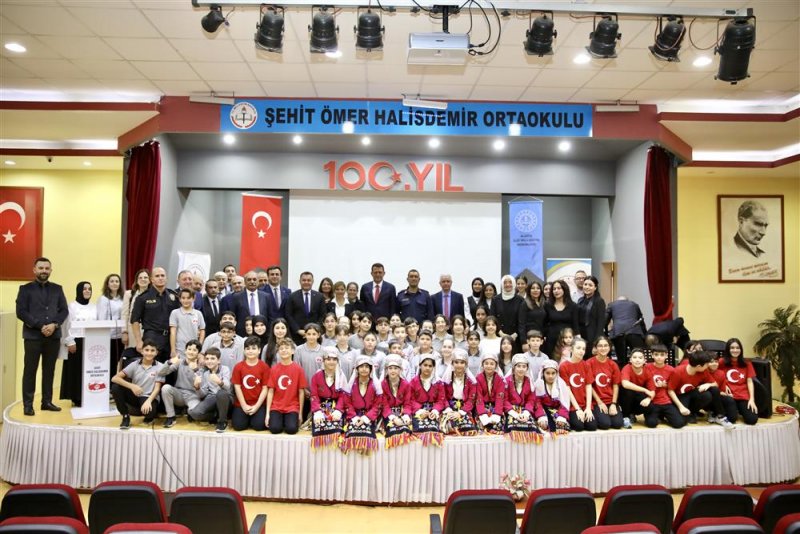 Başkan yücel ilk öğretmenini ziyaret etti