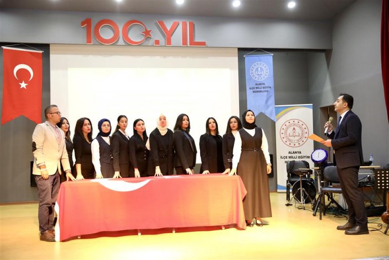 Başkan yücel ilk öğretmenini ziyaret etti