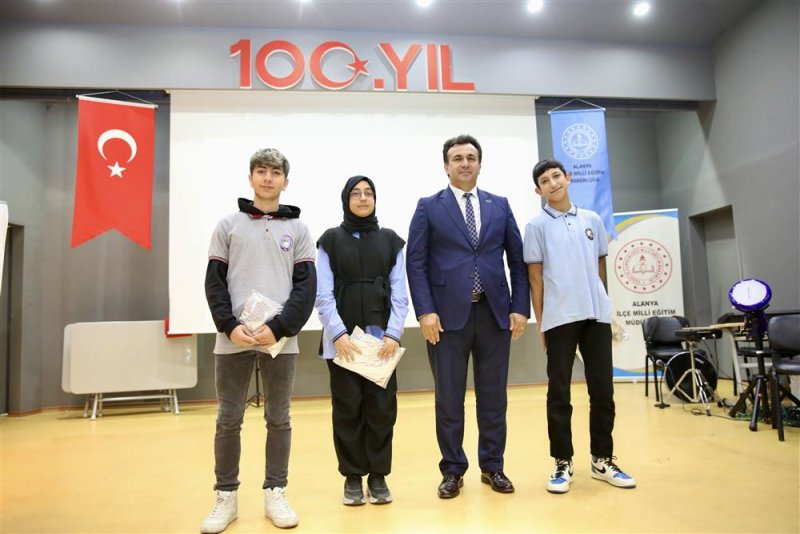 Başkan yücel ilk öğretmenini ziyaret etti