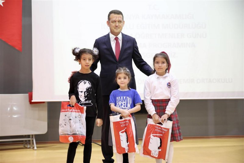 Başkan yücel ilk öğretmenini ziyaret etti