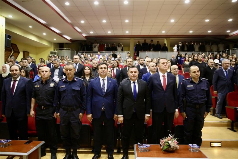 Başkan yücel ilk öğretmenini ziyaret etti