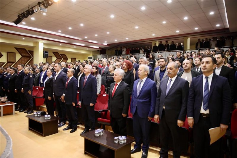 Başkan yücel ilk öğretmenini ziyaret etti