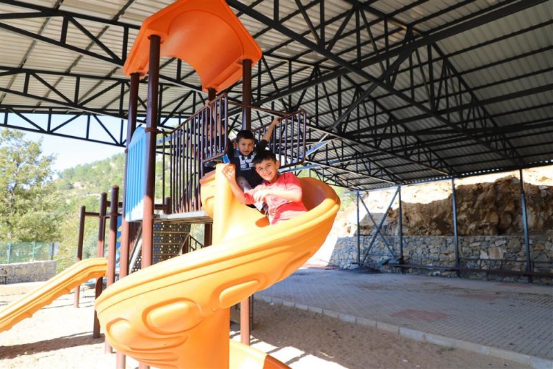 Başköy mahallesi’ne yeni çok amaçlı salon ve çocuk parkı
